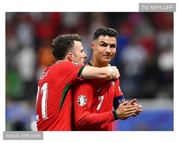 C罗与主帅激烈冲突引爆舆论，双方互怼引关注