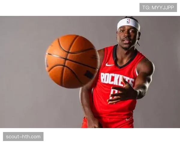 霍勒迪突破吸引防守拉开空间 提升鹈鹕整体进攻效率